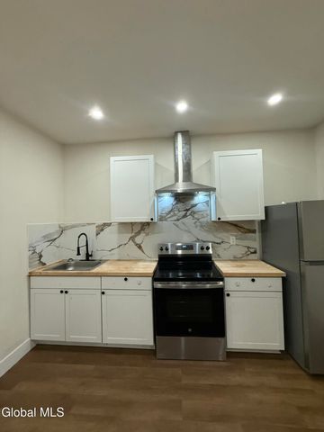 132 4th Avenue 2, Albany, NY 12202