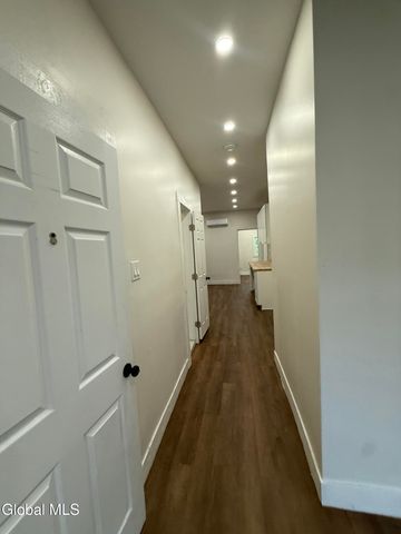 132 4th Avenue 2, Albany, NY 12202