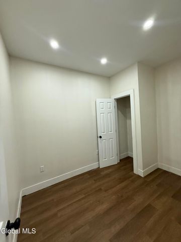 132 4th Avenue 2, Albany, NY 12202