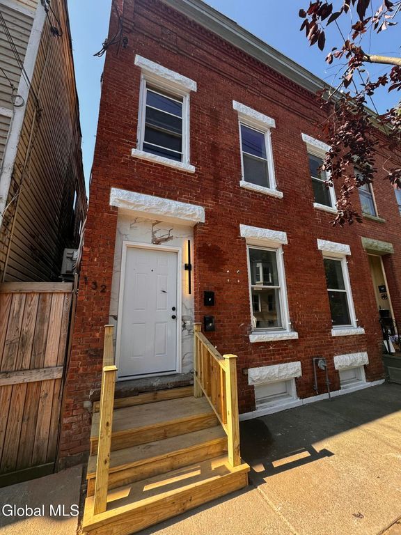 132 4th Avenue 2, Albany, NY 12202