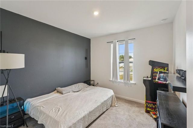 1905 NE 17th AVE, Cape Coral, FL 33909