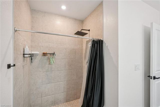 1905 NE 17th AVE, Cape Coral, FL 33909