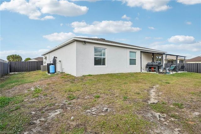 1905 NE 17th AVE, Cape Coral, FL 33909