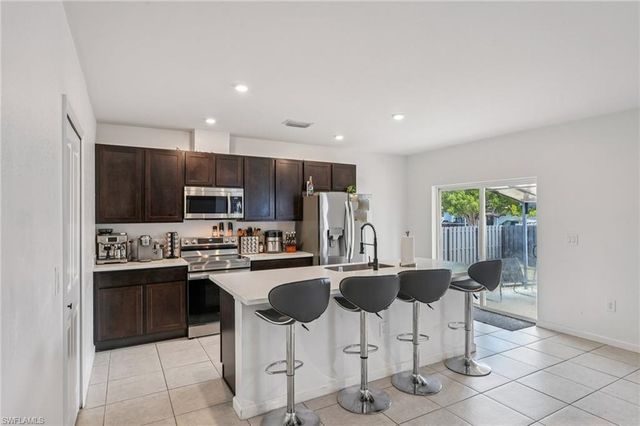 1905 NE 17th AVE, Cape Coral, FL 33909