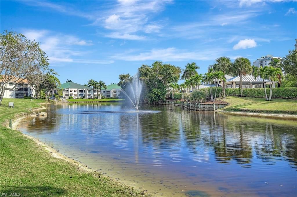 340 Horse Creek DR 207, NAPLES, FL 34110 — exterior