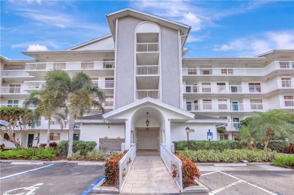 340 Horse Creek DR 207, NAPLES, FL 34110 — photo 2