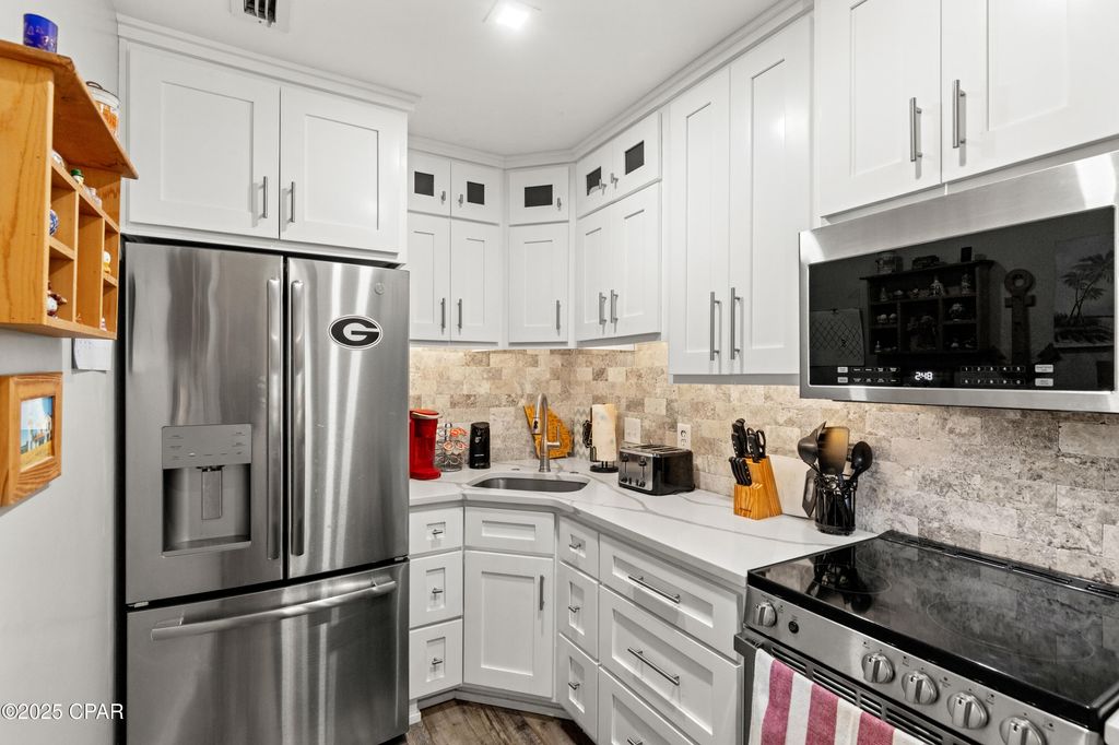 Image 10 of property listing at 17462 Front Beach Road 24C, Panama City Beach, FL 32413