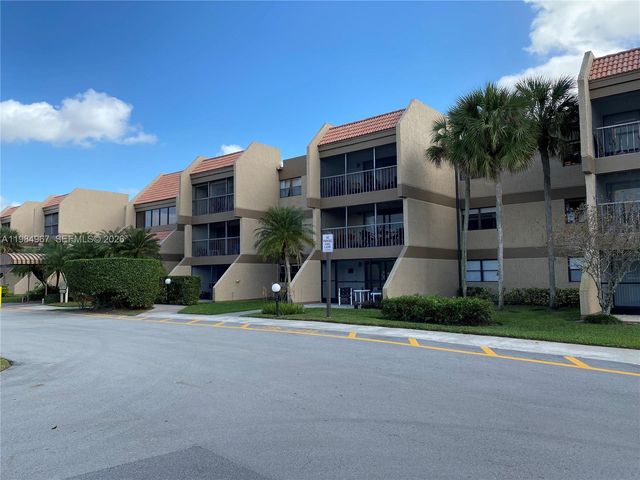 240 Lakeview Dr 308, Weston, FL 33326