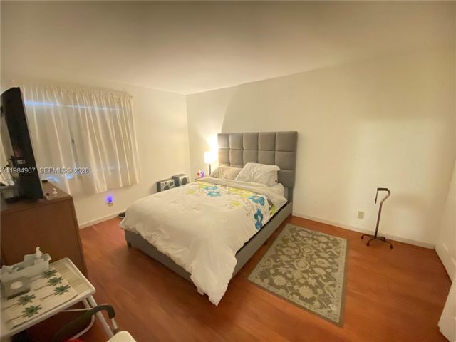 240 Lakeview Dr 308, Weston, FL 33326