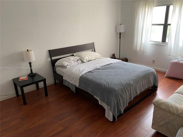 240 Lakeview Dr 308, Weston, FL 33326