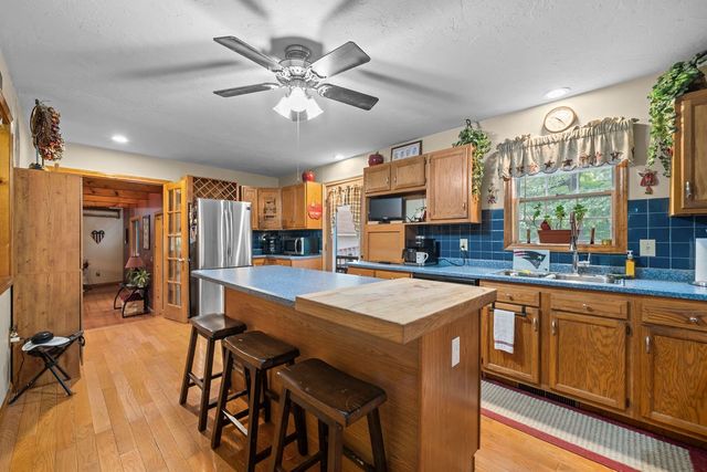 133 Killiney Woods, Millville, MA 01529