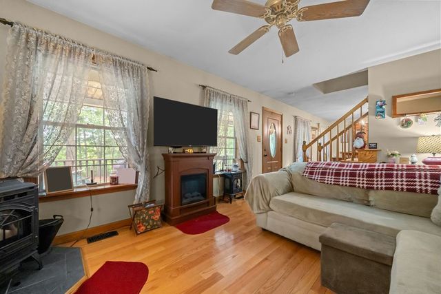 133 Killiney Woods, Millville, MA 01529
