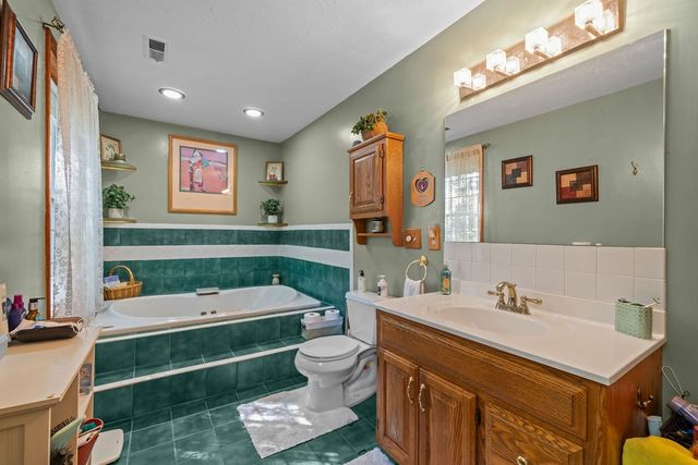 133 Killiney Woods, Millville, MA 01529