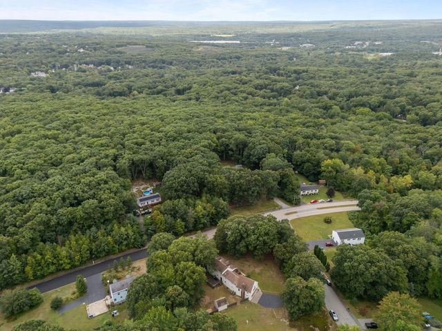 133 Killiney Woods, Millville, MA 01529