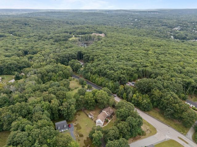 133 Killiney Woods, Millville, MA 01529