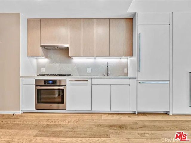 877 Francisco Street 505, Los Angeles, CA 90017