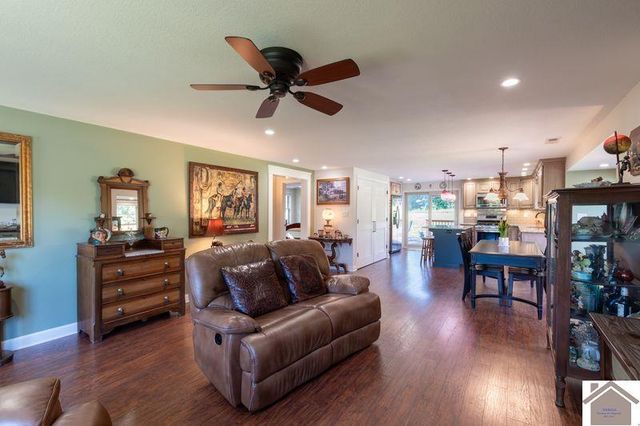5739 Blandville Rd, Paducah, KY 42001
