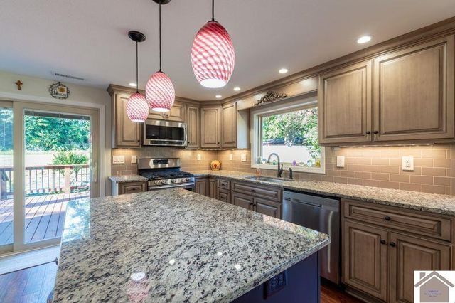 5739 Blandville Rd, Paducah, KY 42001
