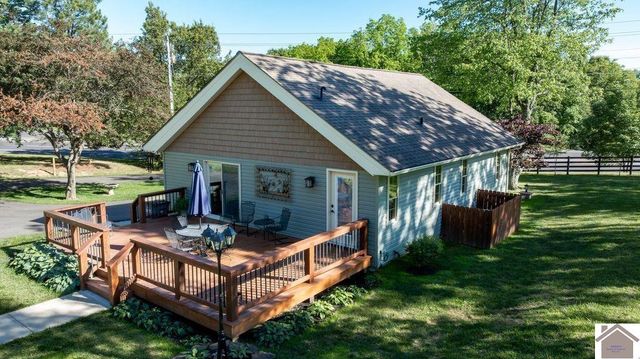 5739 Blandville Rd, Paducah, KY 42001