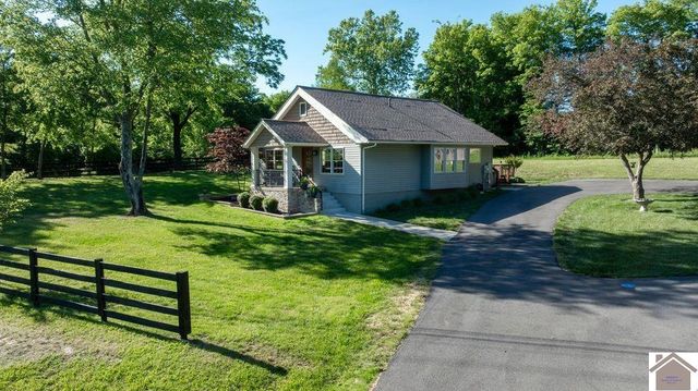 5739 Blandville Rd, Paducah, KY 42001