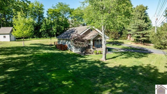 5739 Blandville Rd, Paducah, KY 42001