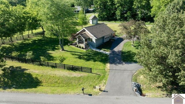 5739 Blandville Rd, Paducah, KY 42001