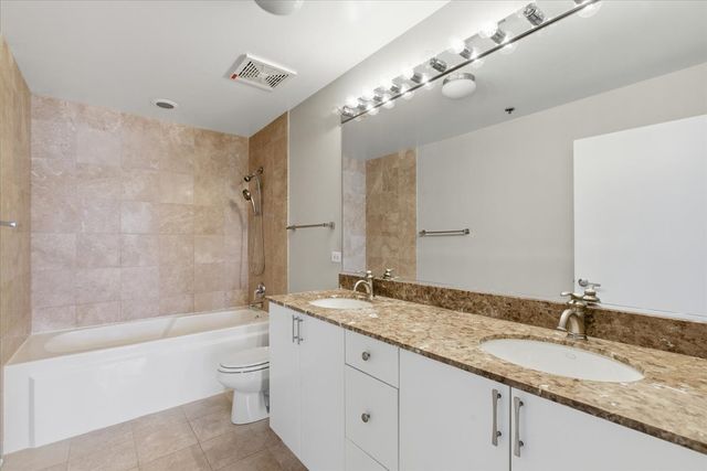 740 W Fulton Street 905, Chicago, IL 60661