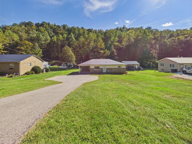 581 Sherwood Drive, Huntington, WV 25704