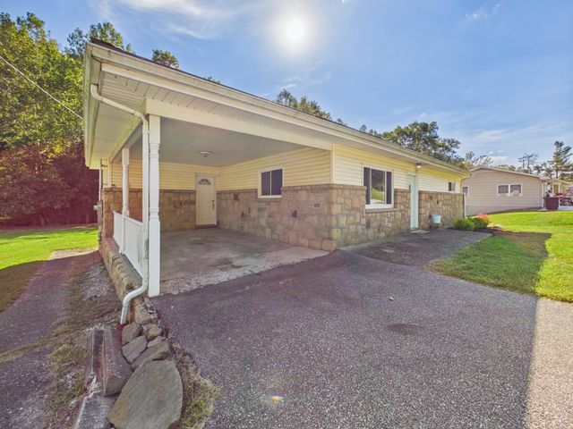 581 Sherwood Drive, Huntington, WV 25704