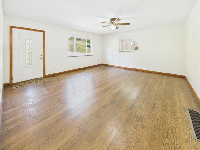 581 Sherwood Drive, Huntington, WV 25704