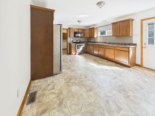581 Sherwood Drive, Huntington, WV 25704
