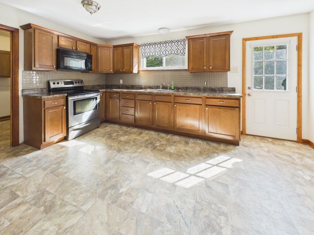 581 Sherwood Drive, Huntington, WV 25704