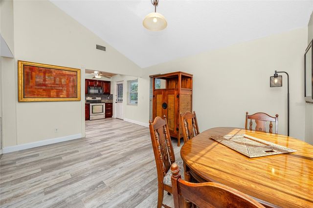 8759 ORIENT WAY NE, St Petersburg, FL 33702