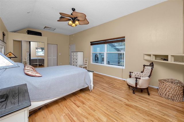 8759 ORIENT WAY NE, St Petersburg, FL 33702