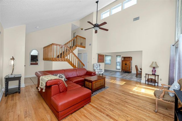 8759 ORIENT WAY NE, St Petersburg, FL 33702
