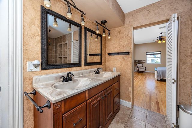 8759 ORIENT WAY NE, St Petersburg, FL 33702