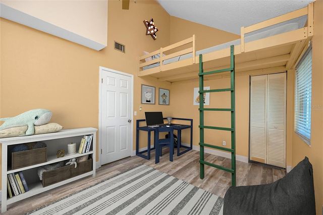 8759 ORIENT WAY NE, St Petersburg, FL 33702