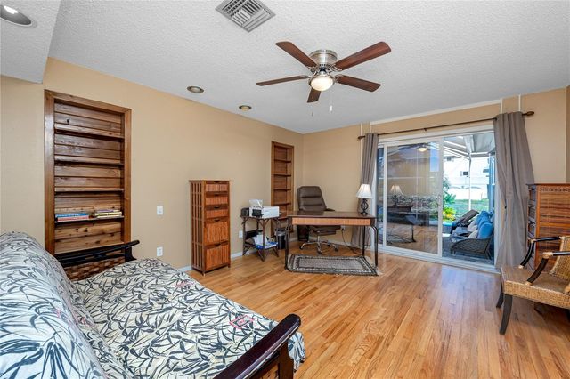 8759 ORIENT WAY NE, St Petersburg, FL 33702