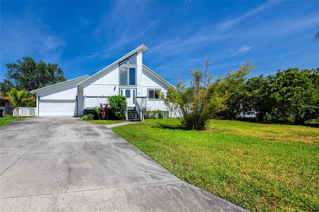 8759 ORIENT WAY NE, St Petersburg, FL 33702