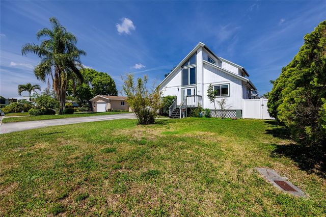8759 ORIENT WAY NE, St Petersburg, FL 33702