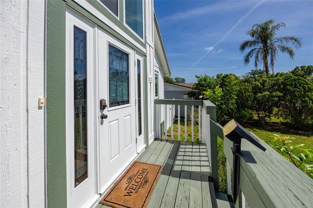 8759 ORIENT WAY NE, St Petersburg, FL 33702