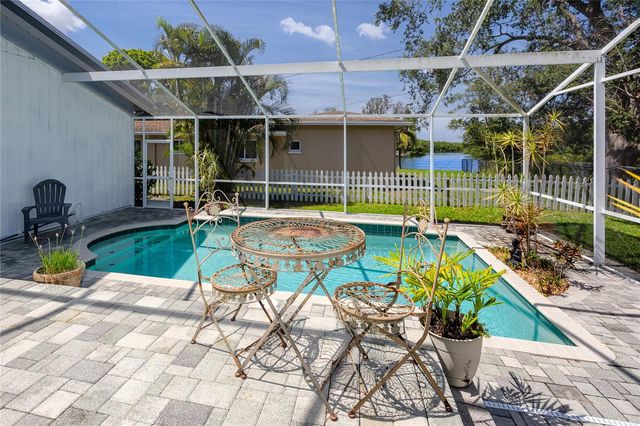8759 ORIENT WAY NE, St Petersburg, FL 33702