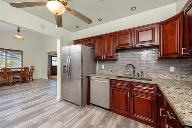 8759 ORIENT WAY NE, St Petersburg, FL 33702