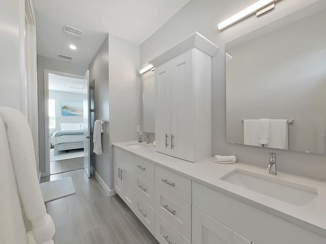 2728 N RIDGEWOOD AVENUE 1, Tampa, FL 33602