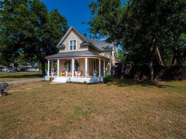 307 E Main Street, Tecumseh, OK 74873