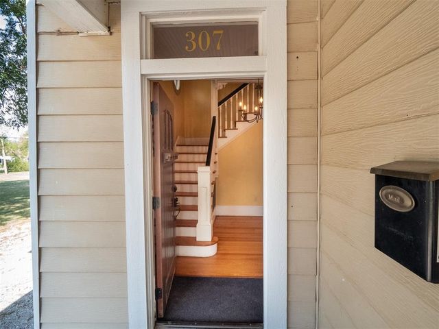 307 E Main Street, Tecumseh, OK 74873