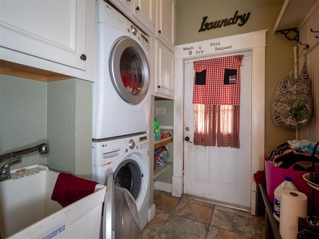 307 E Main Street, Tecumseh, OK 74873