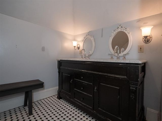 307 E Main Street, Tecumseh, OK 74873
