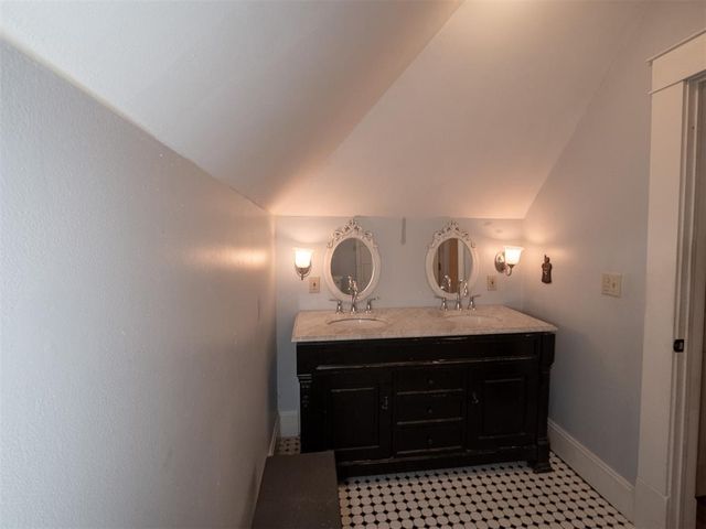 307 E Main Street, Tecumseh, OK 74873