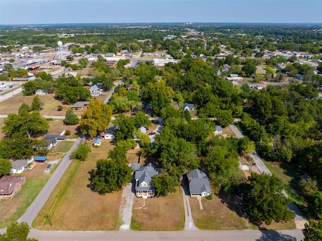307 E Main Street, Tecumseh, OK 74873